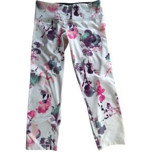 Lululemon Floral White Wunder Under Crops